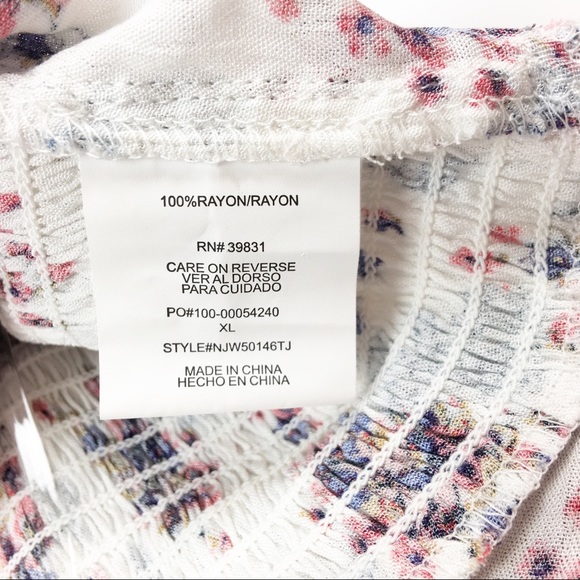 Rewind Strap Sleeveless Blouse - Picture 3 of 4